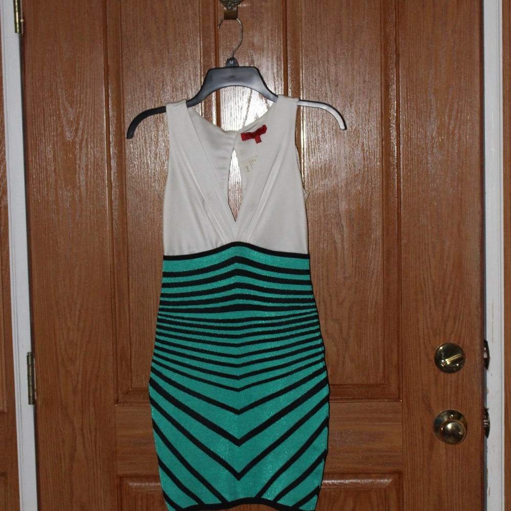 WoW Couture, body con sleeveless dress